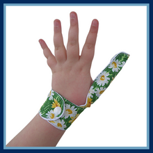 Load image into Gallery viewer, Thumb Guard glove to help Stop thumb sucking habits in children and adults.  Fastens around wrist.
