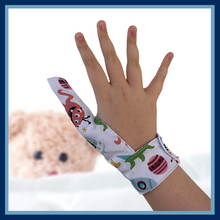 Load image into Gallery viewer, Thumb Guard thumb cover with single wrist strap, Stop thumb sucking habits in children and adults
