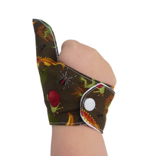 Load image into Gallery viewer, Thumb Guard thumb covering, help to stop thumb sucking habits in children and adults
