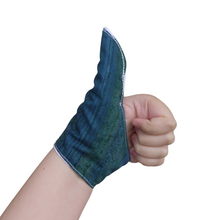 Load image into Gallery viewer, Blue, green and purple pattern  thumb guard. Stop thumb sucking habit.
