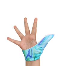 Load image into Gallery viewer, Thumb guard.  A water ripple themed thumb guard to stop thumb sucking habits.
