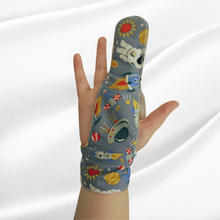 Load image into Gallery viewer, Finger guard glove to help children and adults stop finger sucking.
